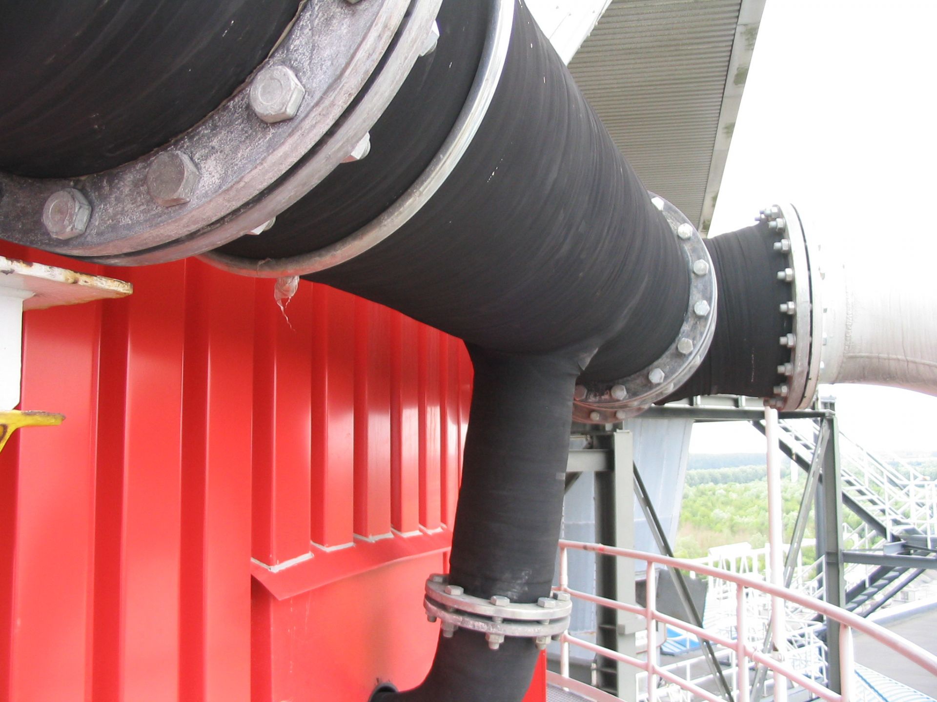 Ring line on a scrubber tower with nominal diameter reductions